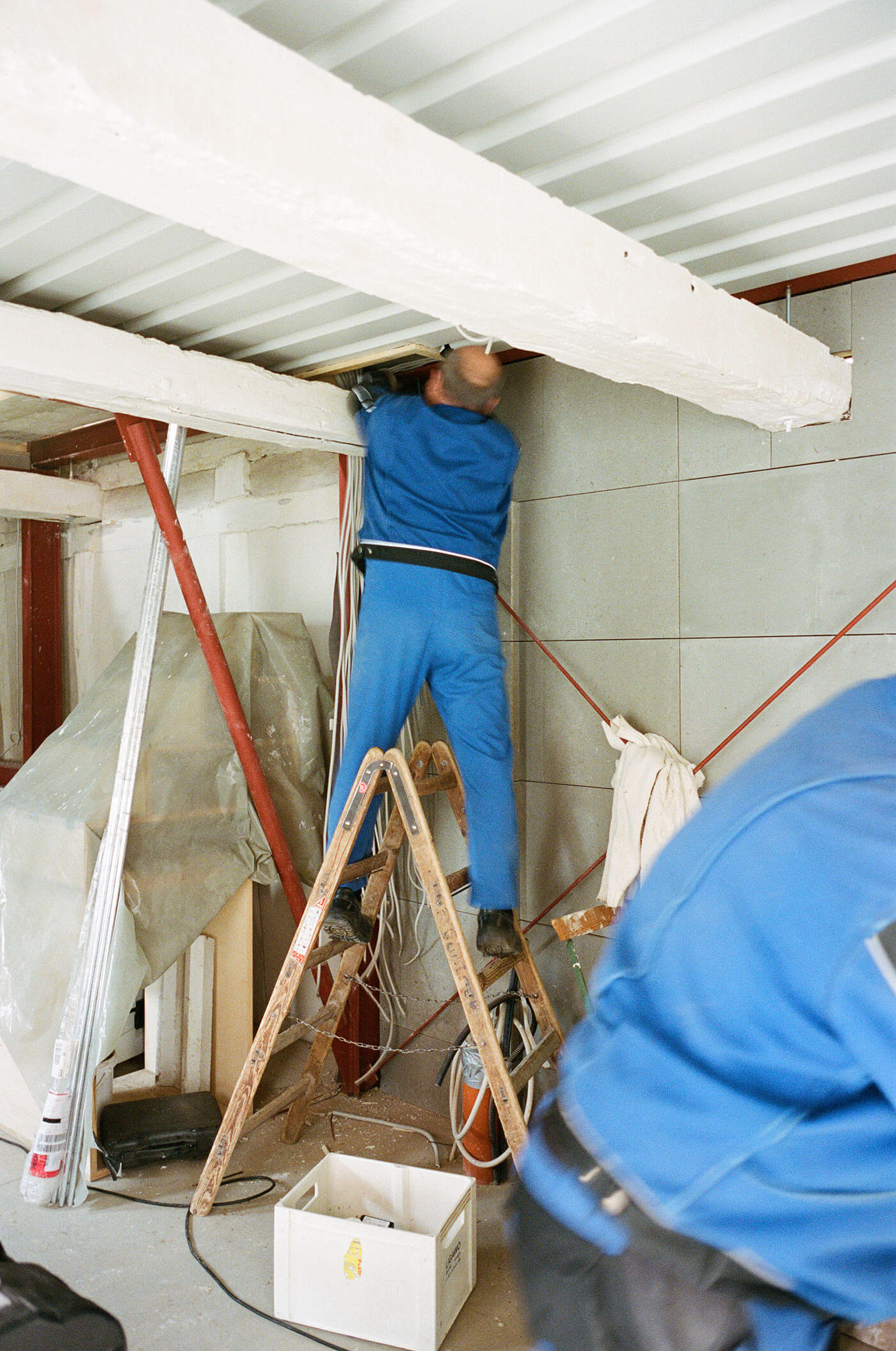 AtelierFanelsa Electrician, image by ZaraPfeifer